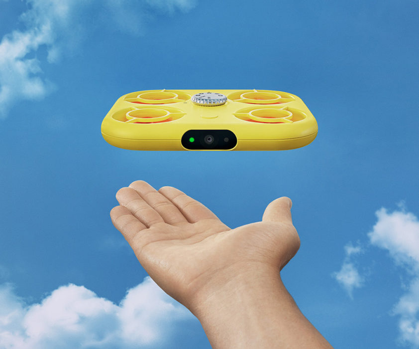 Snap представляет Pixy, карманный дрон с камерой для Snapchat