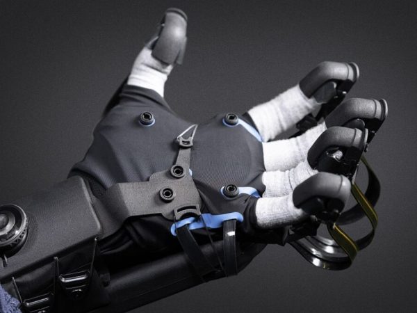 HaptX стартовали в люди пневматические VR-перчатки Gloves DK2