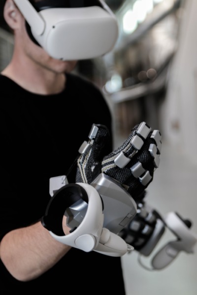 Тактильные перчатки SenseGlove Nova Haptic для профессионального обучения и исследований в области AR/VR