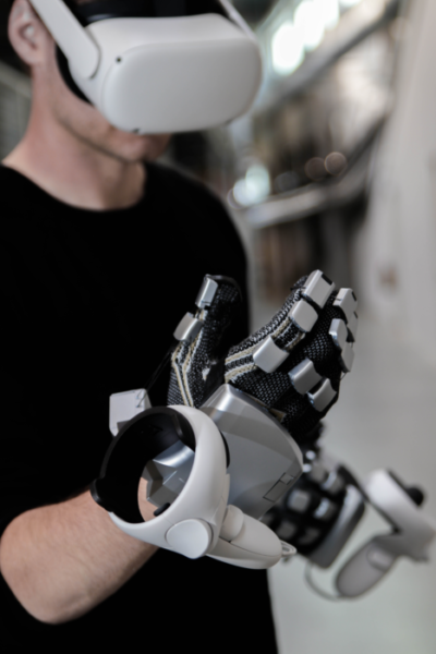 Тактильные перчатки SenseGlove Nova Haptic для профессионального обучения и исследований в области AR/VR