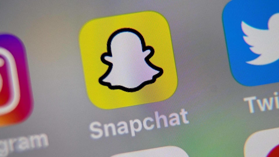 Snap представляет пользовательские ориентиры, позволяющие создателям привязывать объективы Snapchat к локальным местам.