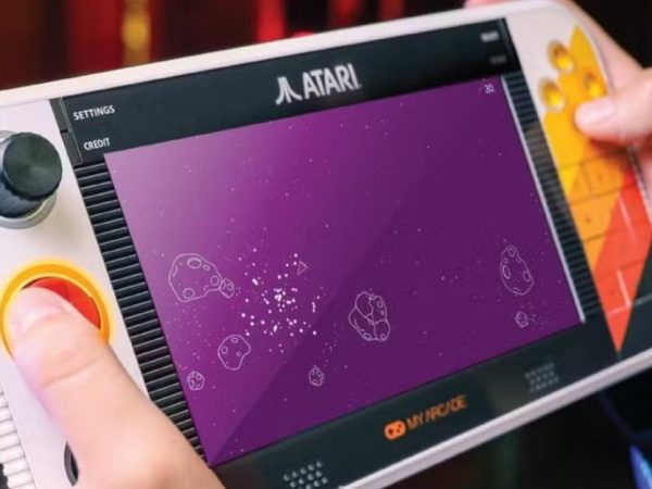 Atari представила портативную консоль с 200+ ретро-играми и шестью режимами управления