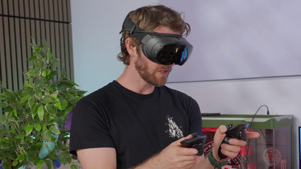 Linus Tech Tips сливает распаковку Steam Frame раньше официального релиза