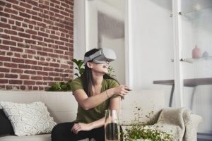 По мнению молодежи VR ещё является социально изолирующая технология.